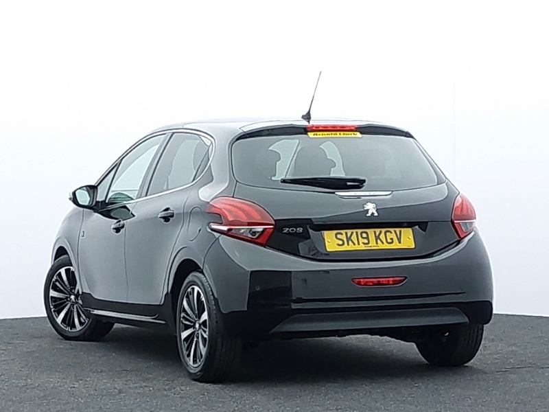 Peugeot 208 1.2 Puretech 82 Tech Edition Start Stop Black #2