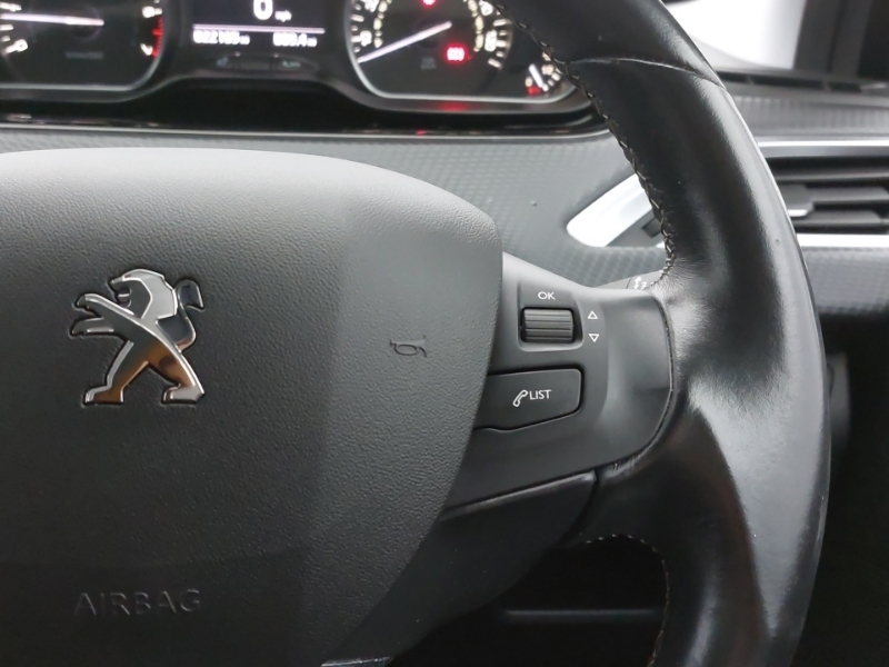 Peugeot 208 1.2 Puretech Signature Hatchback Black #13
