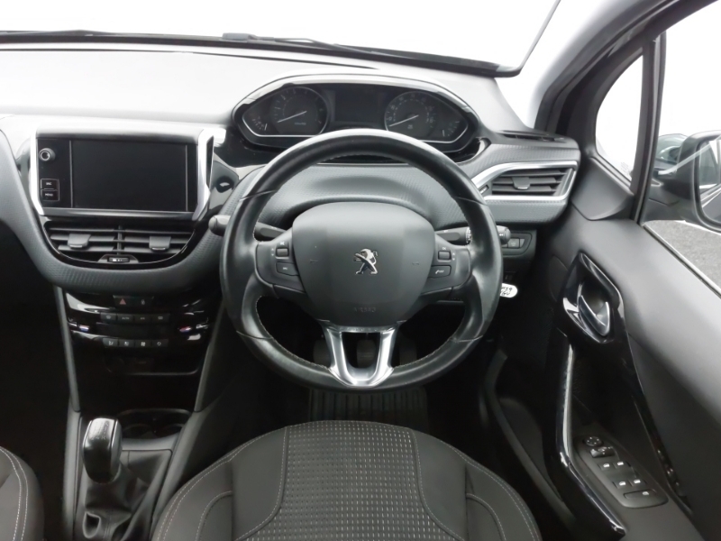 Peugeot 208 1.2 Puretech Signature Hatchback Black #8
