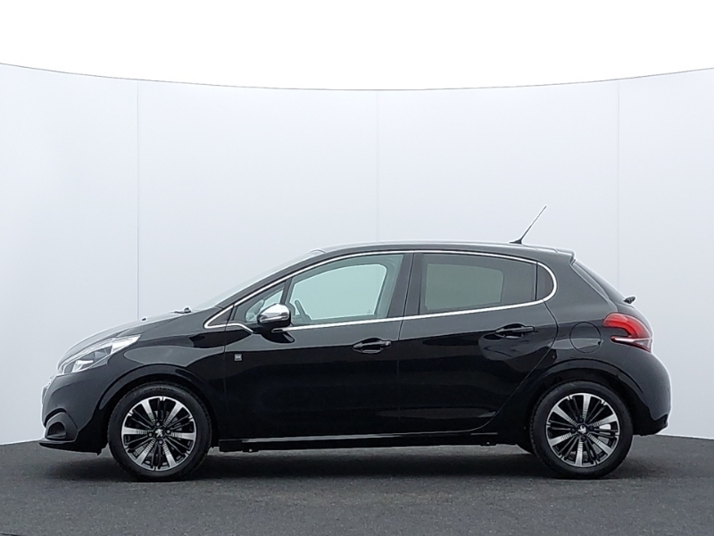 Peugeot 208 1.2 Puretech 82 Tech Edition Start Stop Black #4