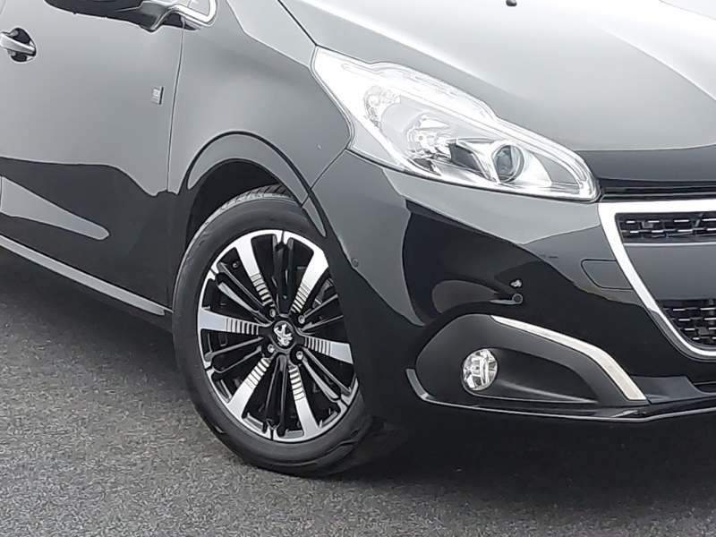 Peugeot 208 1.2 Puretech Signature Hatchback Black #20