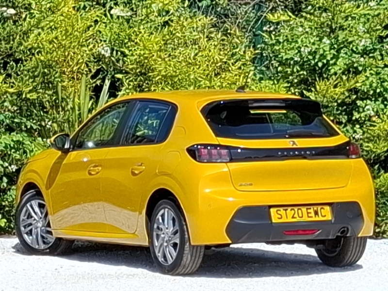 Peugeot 208 1.2 Puretech 100 Active Eat8 Yellow #2