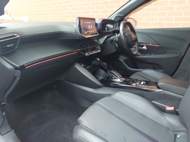 Peugeot 208 1.2 Puretech 130 Gt Line Eat8 Red #5