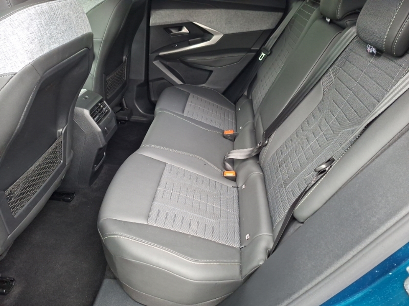 Peugeot 3008 157Kw Gt 73Kwh Blue #6