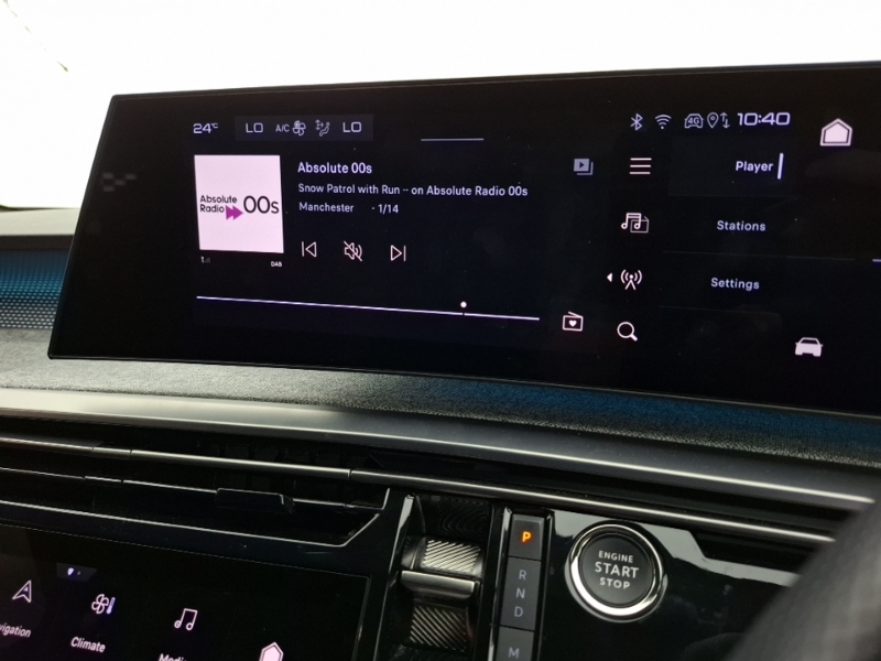 Peugeot 3008 1.6 Hybrid 180 Active Premium E-eat8 2024 White #11