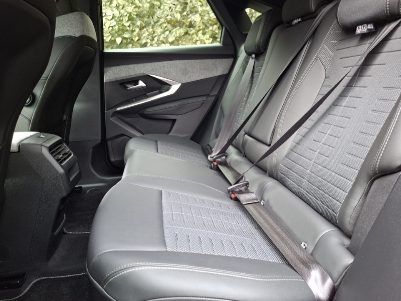 Peugeot 3008 157Kw Gt 73Kwh Grey #6