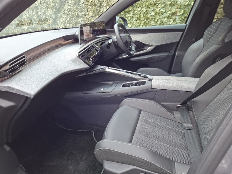 Peugeot 3008 157Kw Gt 73Kwh Grey #5