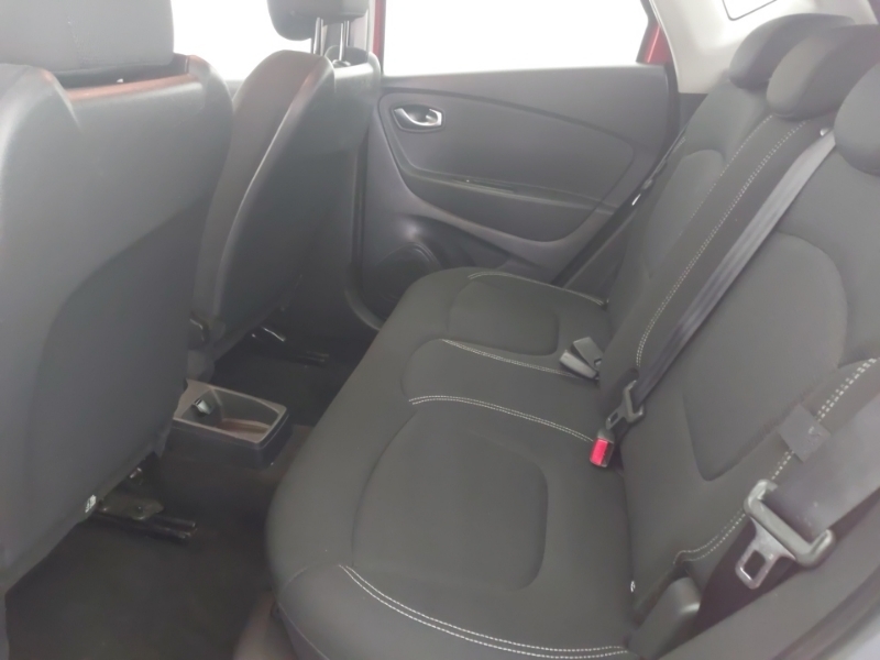 Renault Captur 0.9 Tce 90 Play HV68VJY Red #6