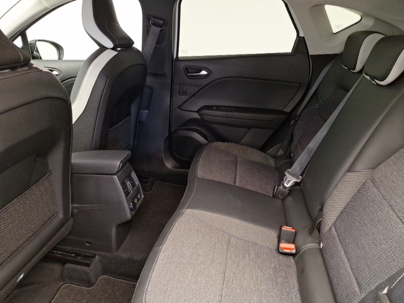 Renault Captur 1.6 E-tech Plug-in Hybrid 160 Techno White #6