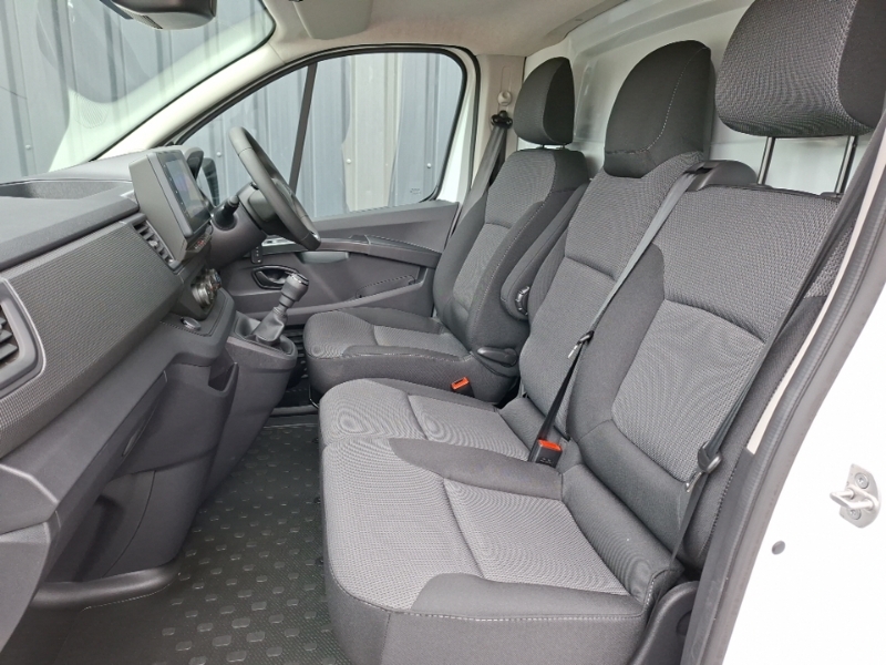 Renault Trafic Ll30 Blue Dci 130 Advance Safety Van White #5