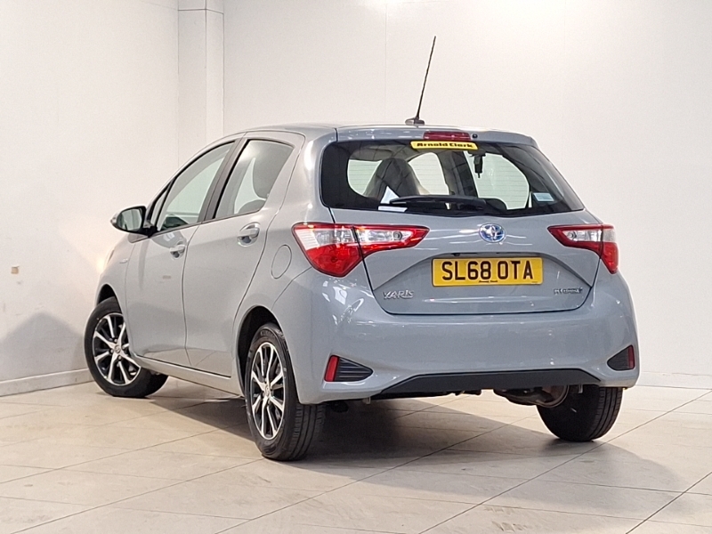 Toyota Yaris 1.5 Hybrid Icon Tech Cvt Grey #2