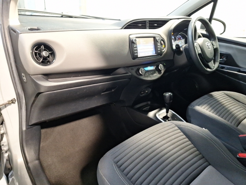 Toyota Yaris 1.5 Hybrid Icon Tech Cvt Grey #5
