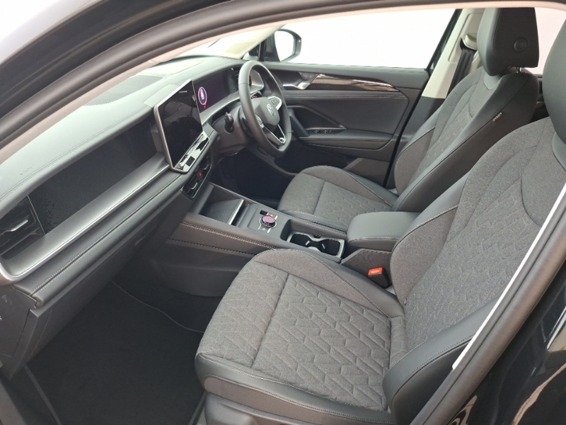 Volkswagen Tayron 1.5 Etsi Match Dsg7 7 Seat Area View Black #5