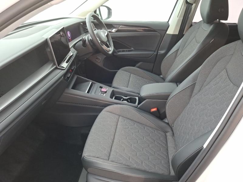 Volkswagen Tayron 1.5 Etsi Match Dsg7 7 Seat Area View White #5