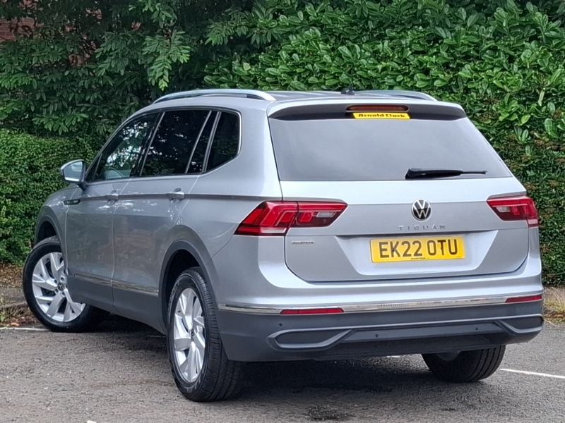 Volkswagen Tiguan Allspace 1.5 Tsi Life Dsg Silver #2