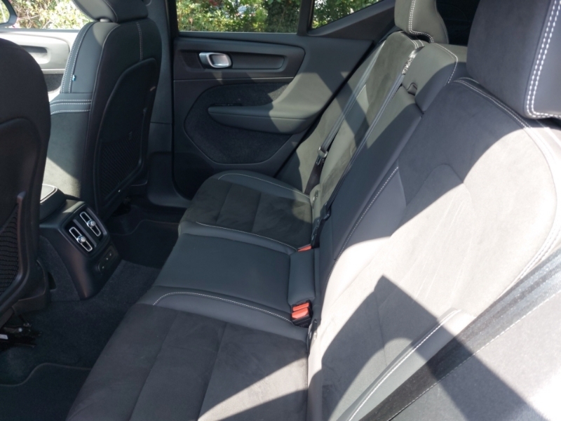 Volvo XC40 1.5 T5 Recharge Phev Ultimate Bright Black #6