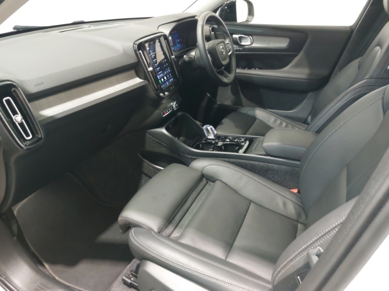 Volvo XC40 2.0 B3p Ultra Dark SO25MSX White #5