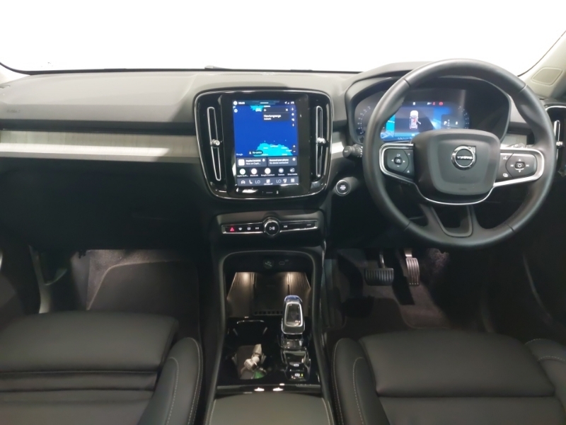 Volvo XC40 2.0 B3p Ultra Dark SO25MSX White #3
