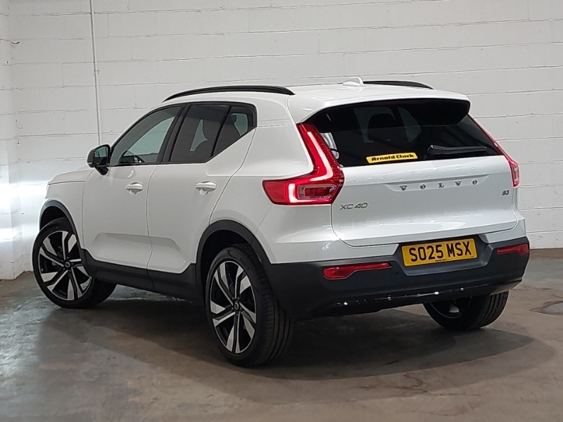 Volvo XC40 2.0 B3p Ultra Dark SO25MSX White #2