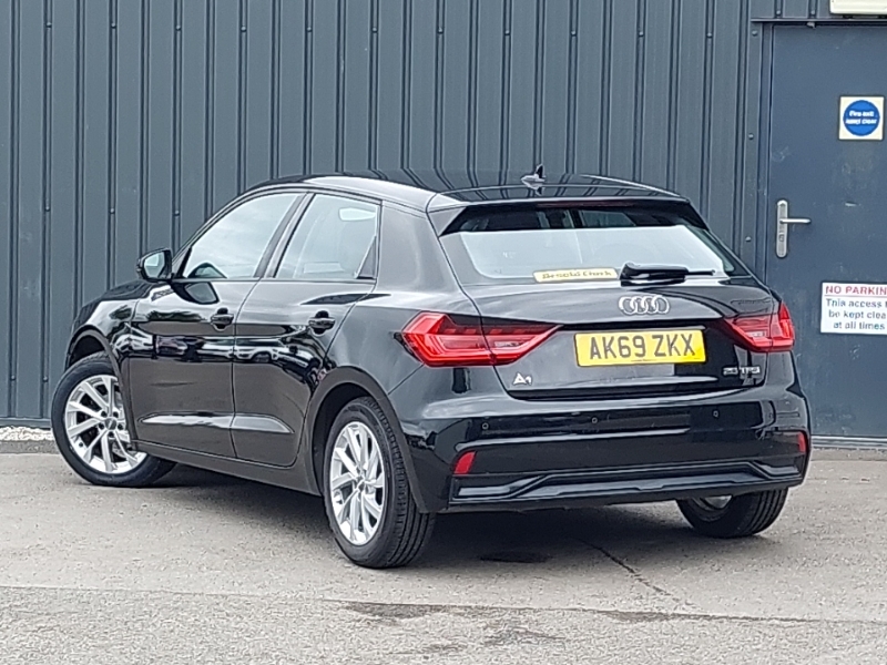 Audi A1 1.0 Tfsi 25 Sport Sportback Euro White #2