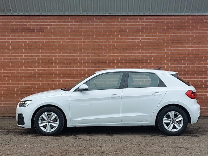 Audi A1 30 Tfsi 110 Technik S Tronic YP73BLV White #4