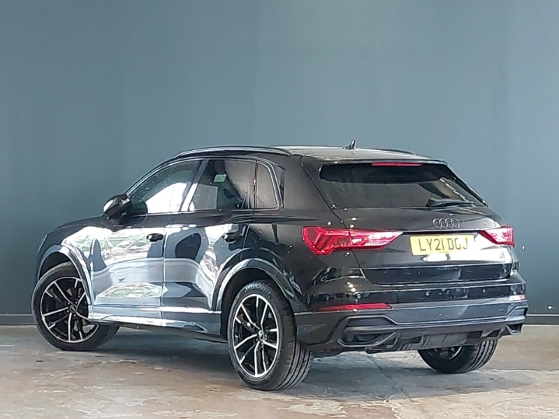 Audi Q3 35 Tfsi Black Edition S Tronic Black #2