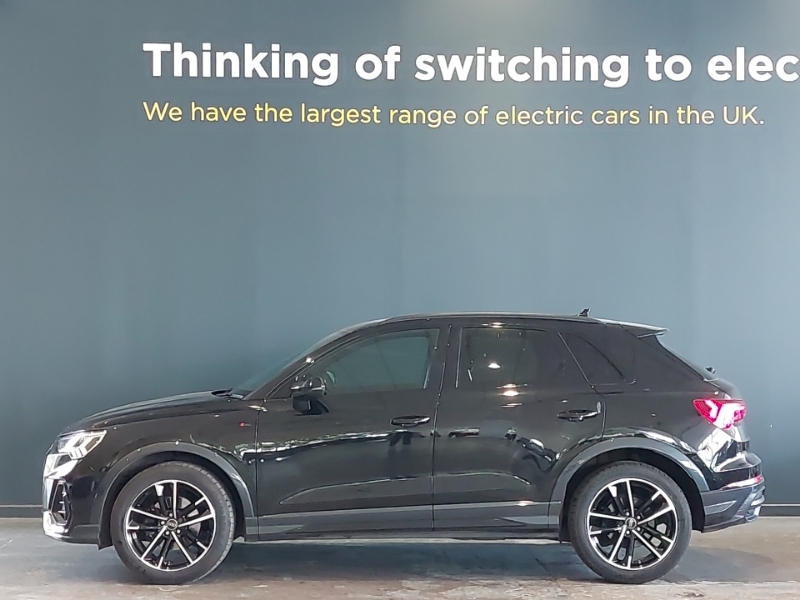 Audi Q3 35 Tfsi Black Edition S Tronic Black #4