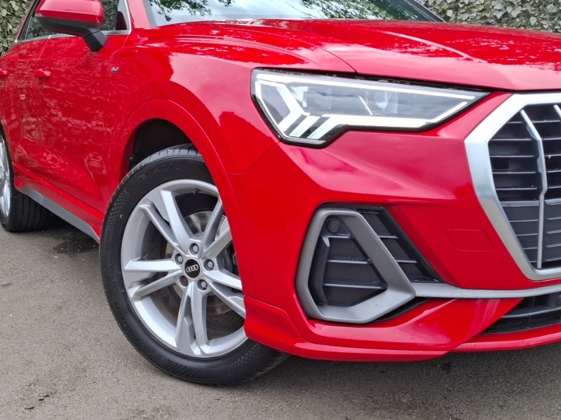 Audi Q3 Audi Q3 Sport 35 Tfsi 150 Ps S Tronic White #20