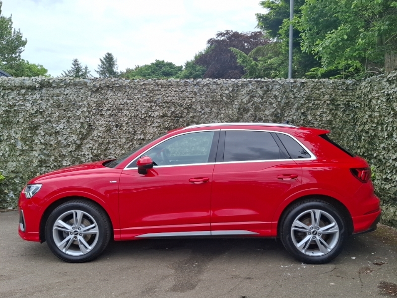 Audi Q3 35 Tfsi S Line Red #4
