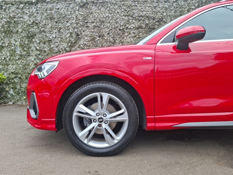 Audi Q3 Audi Q3 Sport 35 Tfsi 150 Ps S Tronic White #19