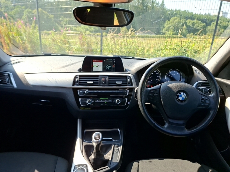 BMW 1 Series 116D Se Business Navservotronic YH19WKX White #3