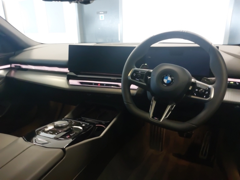 BMW 5 Series 520I M Sport Pro Green #4