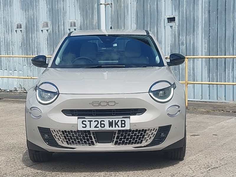 Fiat 600 1.2 136 Hybrid 48V Icon - 2026 26 Black #14