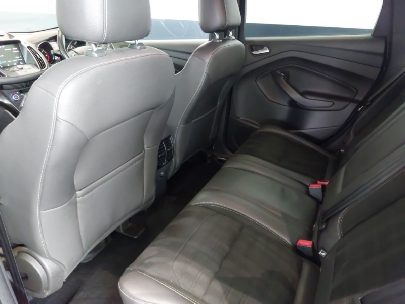 Ford Kuga 2.0 Tdci 180 St-line Black #6