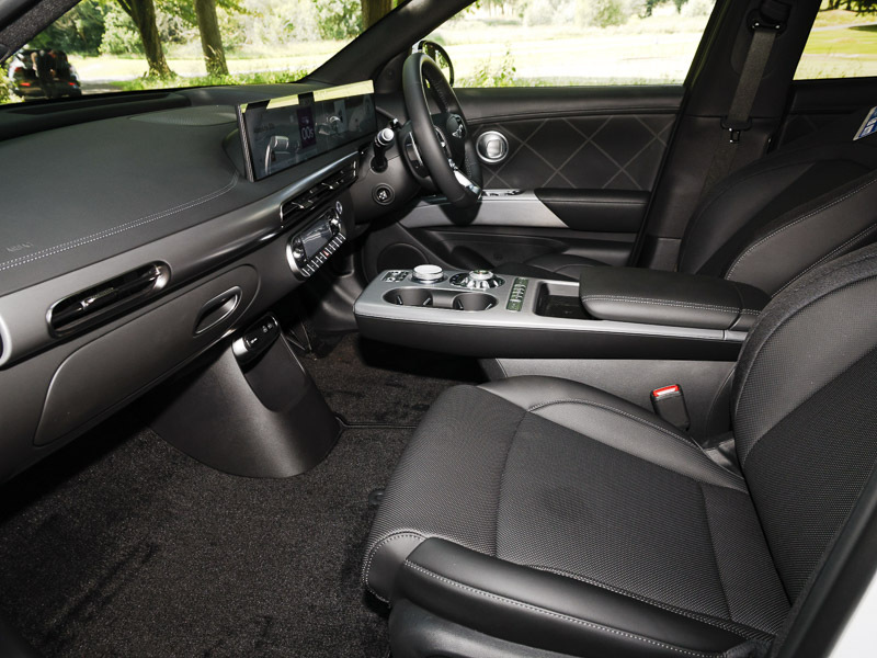 Genesis GV60 168Kw Pure 84Kwh White #5