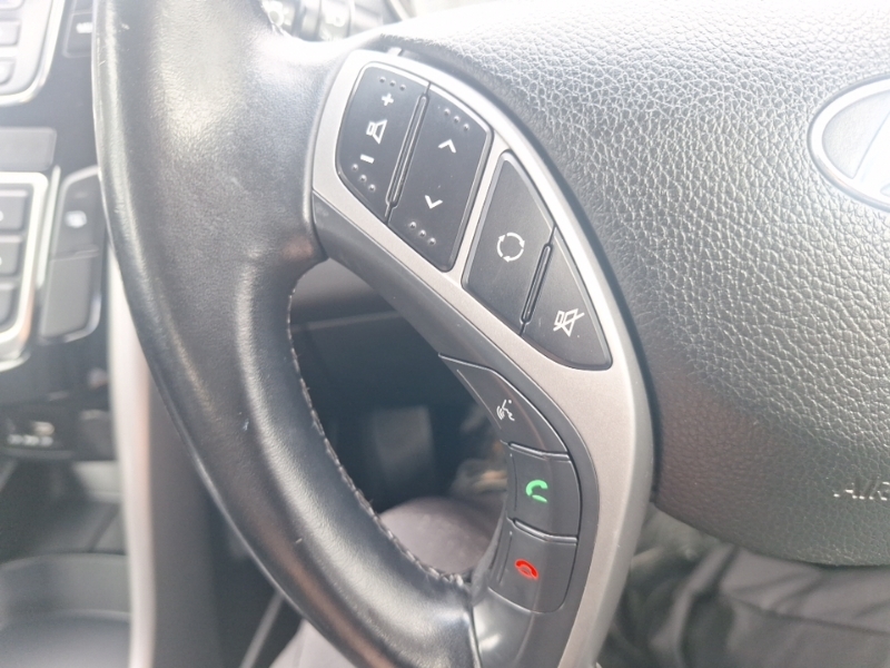 Hyundai I30 1.4 Blue Drive S Hatchback Euro White #13