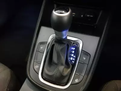 Hyundai Kona 1.6 Gdi Hybrid Advance Dct Red #17