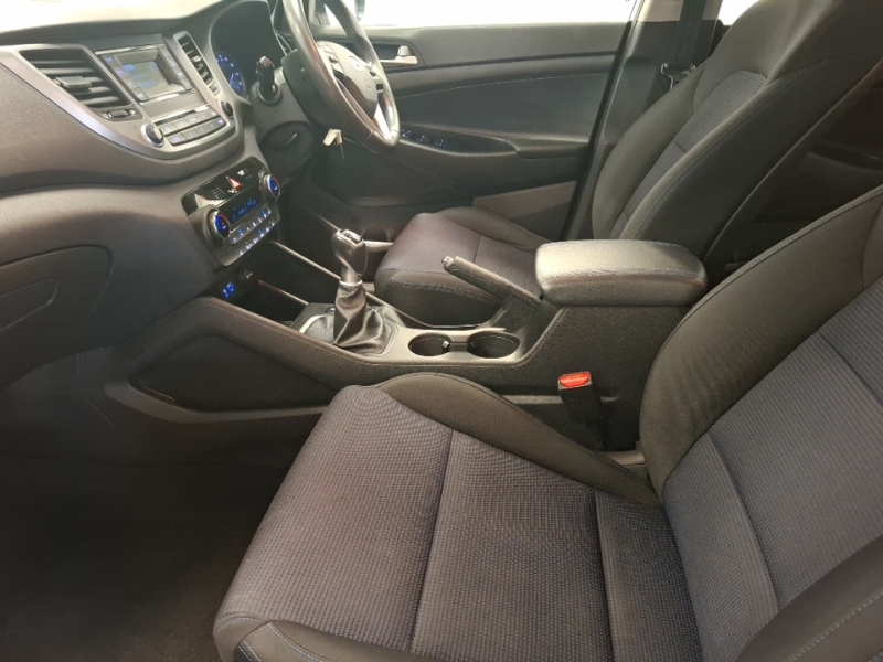Hyundai Tucson 1.6 Gdi Blue Drive Se 2Wd White #5