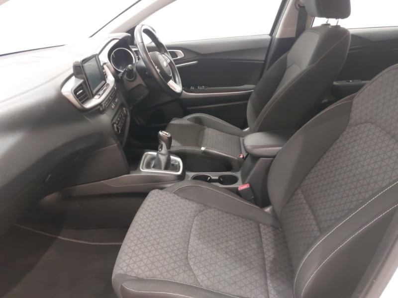 Kia Ceed 1.6 Crdi Isg 2 White #5