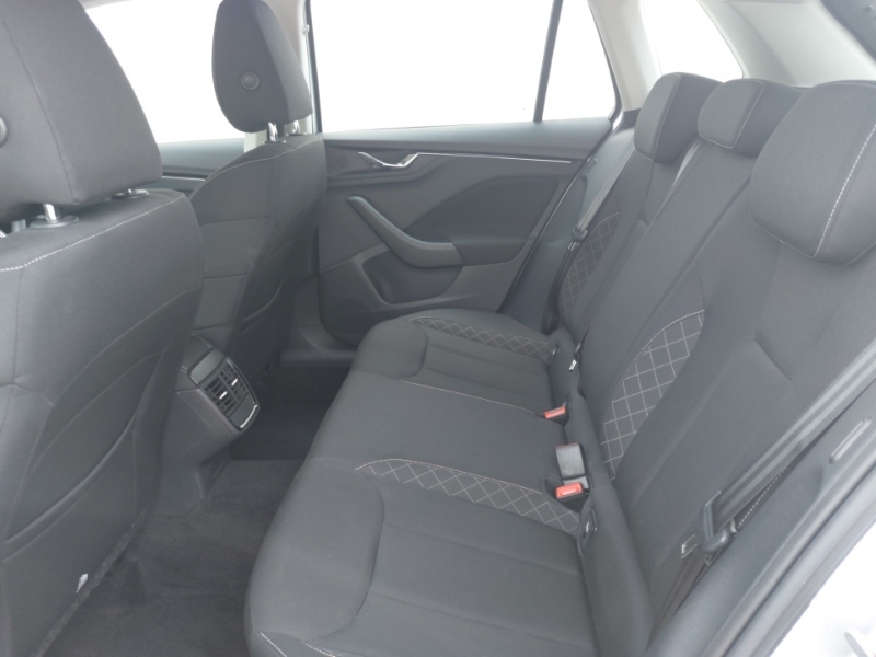 Skoda Kamiq 1.6 Tdi Se Silver #6