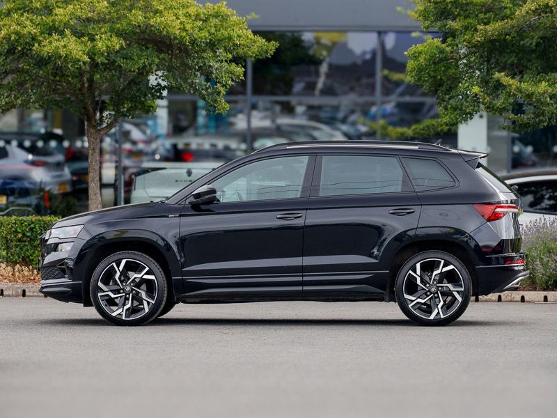 Skoda Karoq 1.5 Tsi Sportline Edition Dsg SG75VSJ Black #4