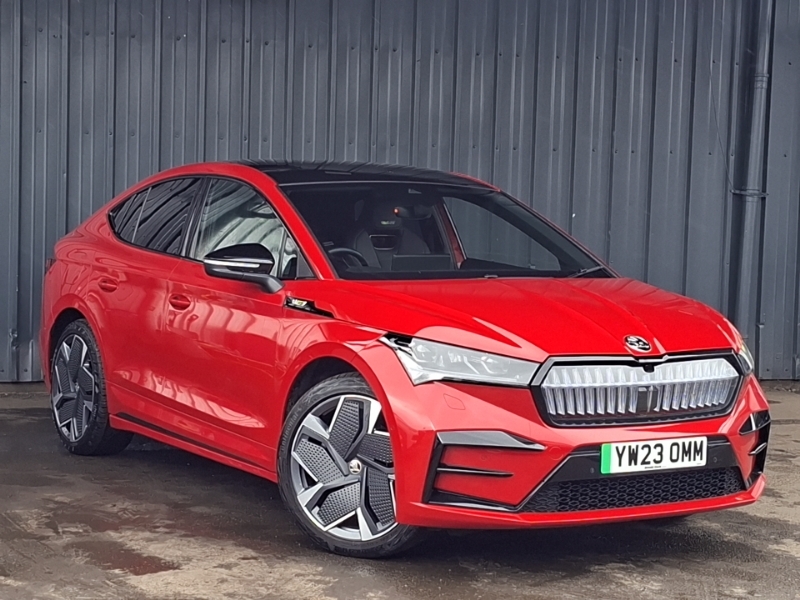 Skoda ENYAQ 220Kw Vrs 82Kwh 4X4 Red