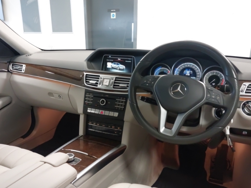 Mercedes-Benz E Class E250 Se Premium 7G-tronic White #4