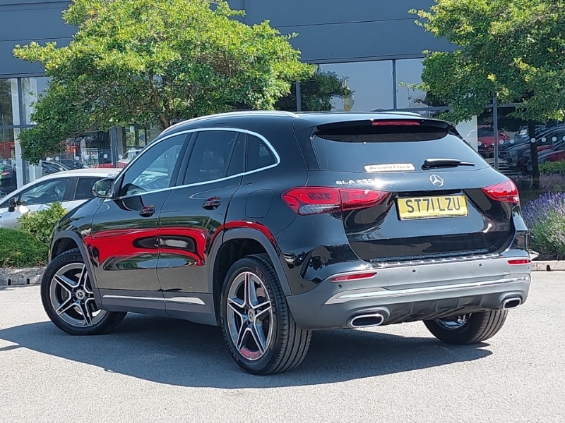 Mercedes-Benz GLA Class Gla 250E Exclusive Edition Black #2
