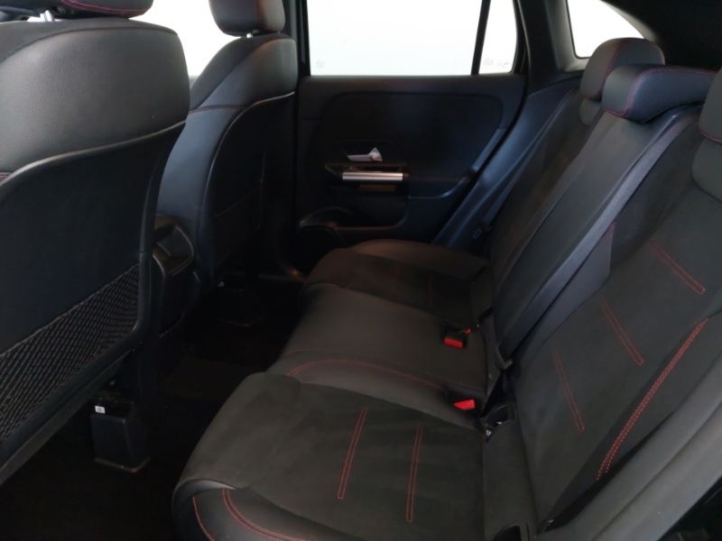 Mercedes-Benz GLA Class Gla 200 Amg Line Executive Black #6