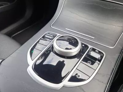 Mercedes-Benz GLC Class 250 Amg Line Premium Suv G-tronic 4Ma Red #17