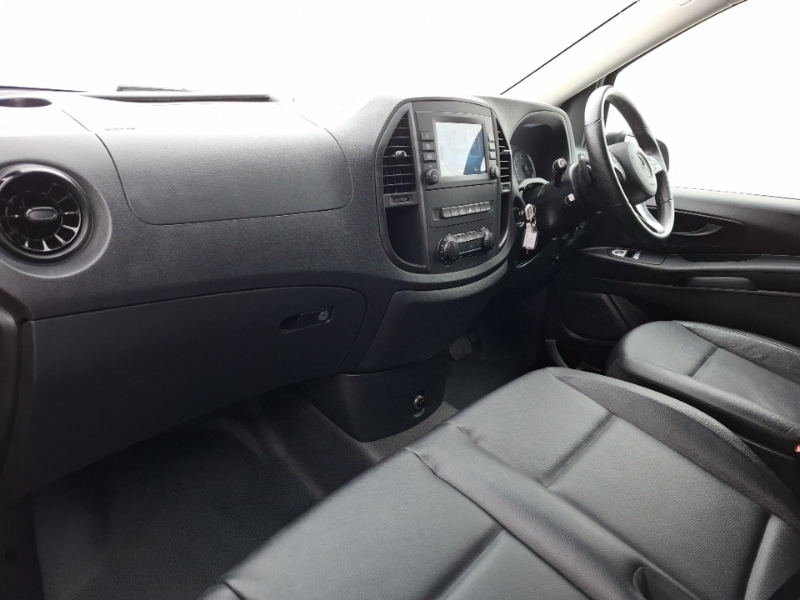 Mercedes-Benz Vito 114 Cdi Pro 9-Seater 9G-tronic Black #5