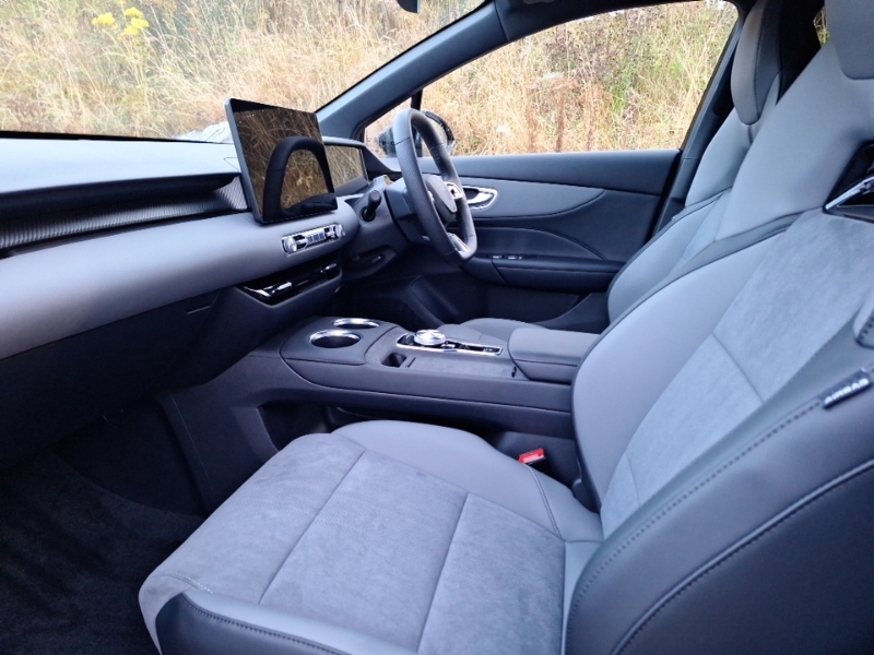 MG Xpower Motor Uk 4 Hatchback 320Kw 64Kwh Black #5