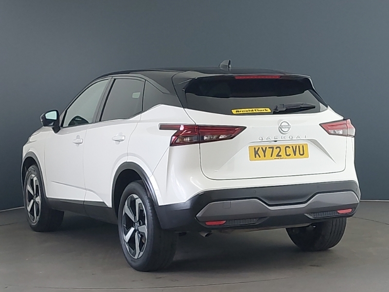 Nissan Qashqai 1.3 Dig-t Mh N-connecta White #2