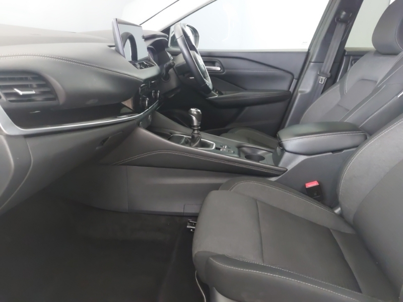 Nissan Qashqai 1.3 Dig-t Mh N-connecta White #5